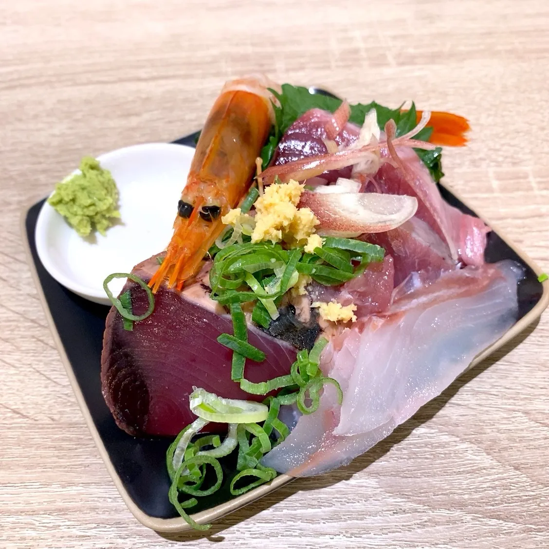 こちらもおすすめお刺身盛り合わせ🐟