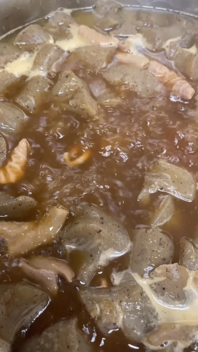 今日も煮込んでます‼️