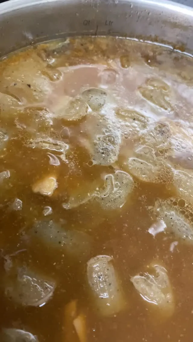 今宵も、瑞鷹さんの赤酒使って煮込んでます❤️