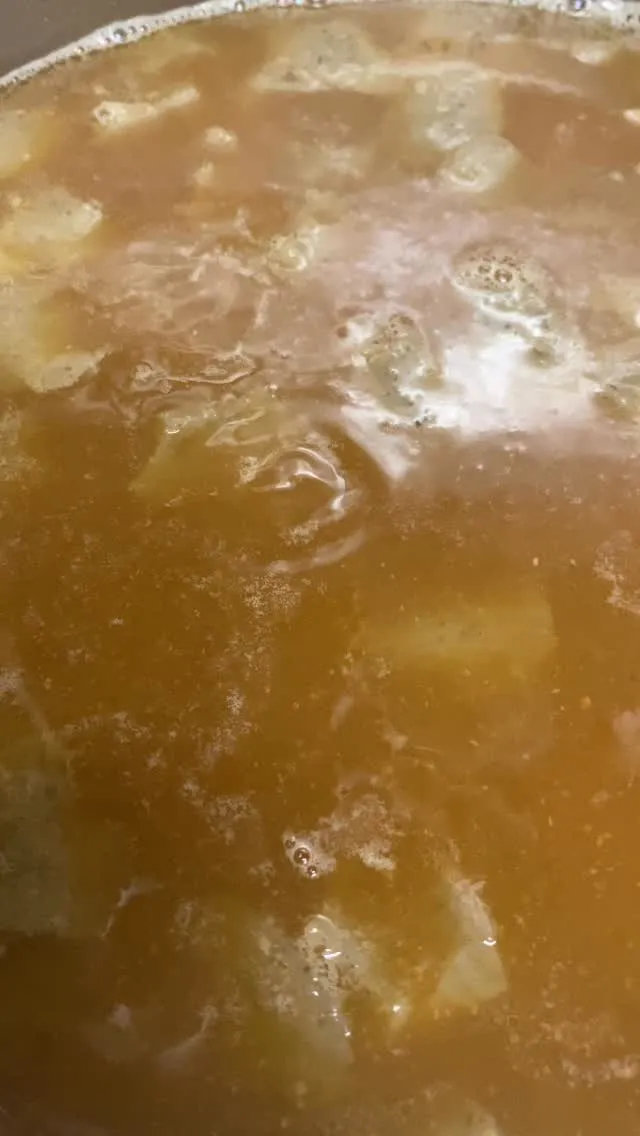 瑞鷹さんの赤酒使って煮てます‼️